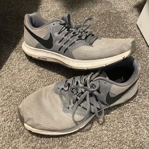 Nike Mens Run Swift
